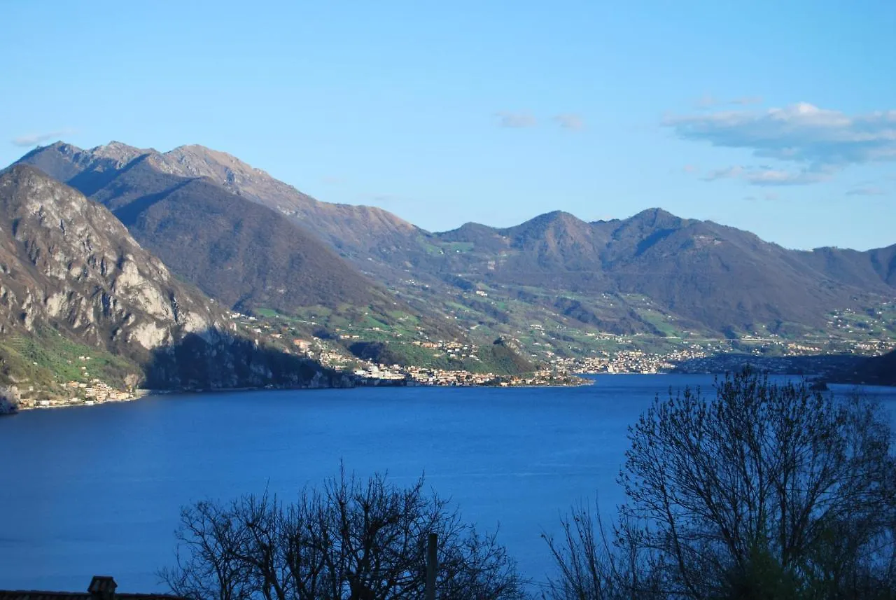 Casa Vacanze Relax Riva di Solto Apartamento